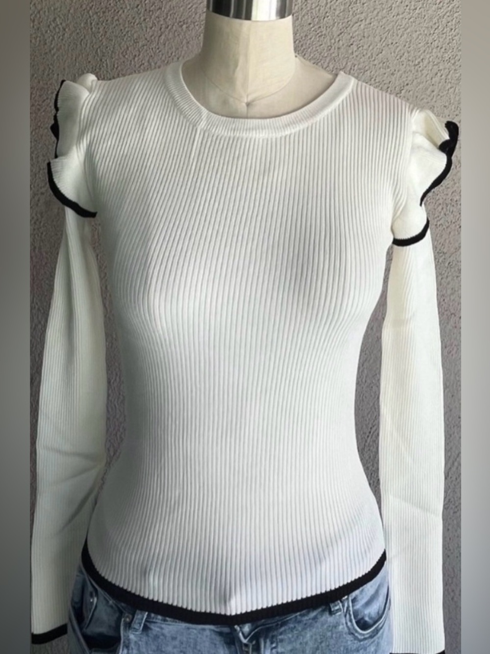 White Ruffle Trim Ribbed Top - Picture 3 of 4